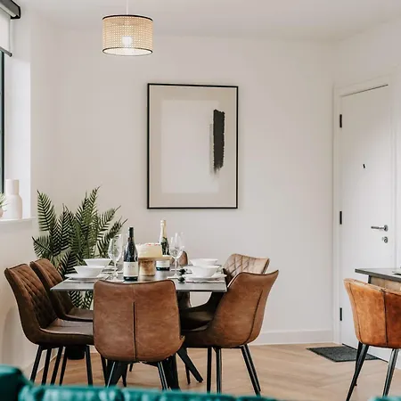 Canal View, Grade Ii Industrial Style, Fast Wifi, Family, Contractors *