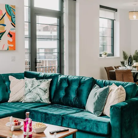 Apartament Canal View, Grade Ii Industrial Style, Fast Wifi, Family, Contractors *