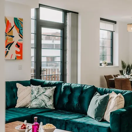 Apartament Canal View, Grade Ii Industrial Style, Fast Wifi, Family, Contractors *